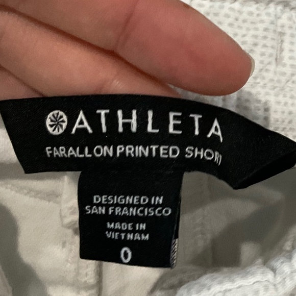 Athleta White and Grey Patterned Linen Mid-Rise Shorts Size 0 - Picture 3 of 4